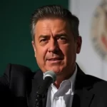 Político cesado tras elecciones puede cobrar el paro