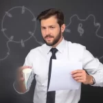 ¿Qué pasa si no pido el paro tras un despido o fin de contrato?